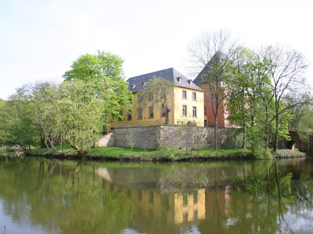 Gaestehaus Peterhoff Birresdorf エクステリア 写真